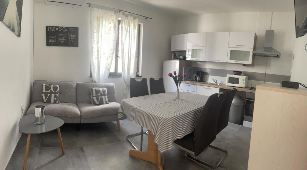 Apartment Greta Лабин Екстер'єр фото