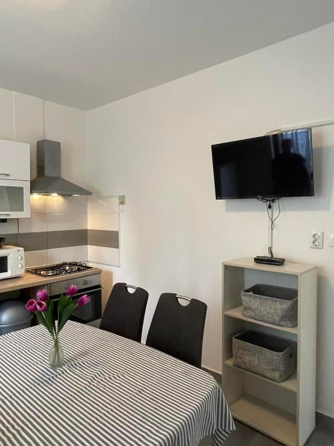 Apartment Greta Лабин Екстер'єр фото