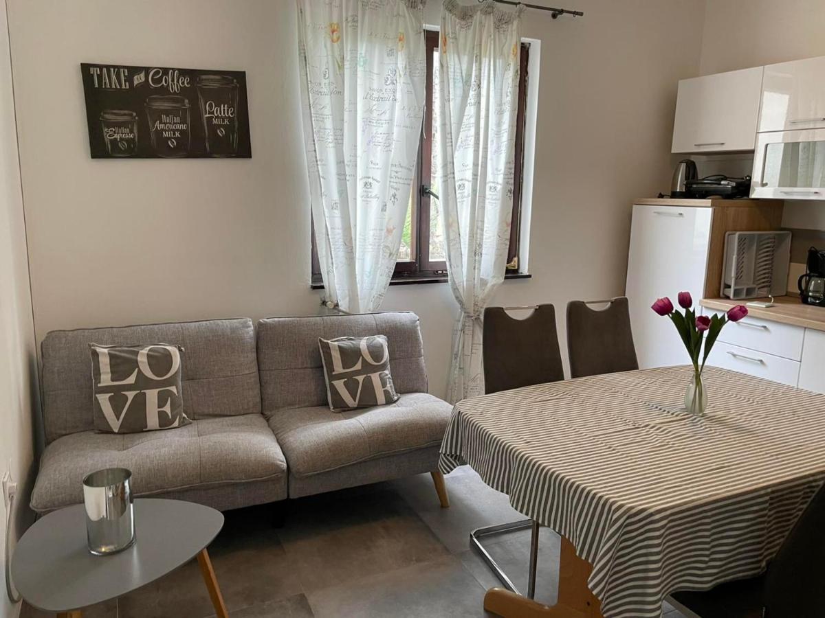 Apartment Greta Лабин Екстер'єр фото